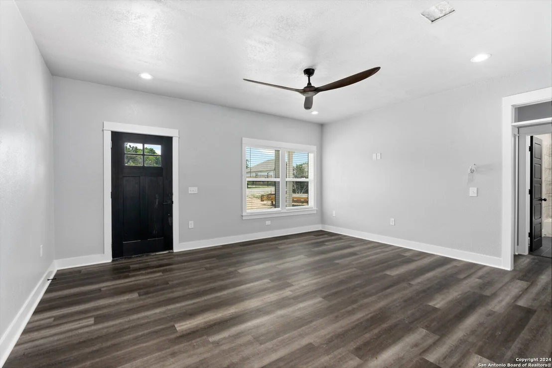 Photo of 187 Remington Rd