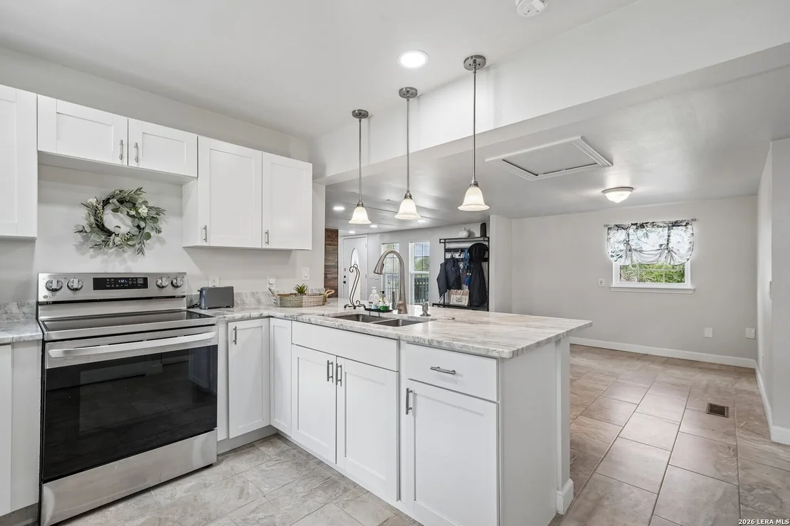 Photo of 974 S Addison