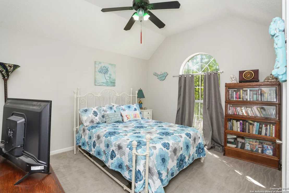 Photo of 640 Riverside