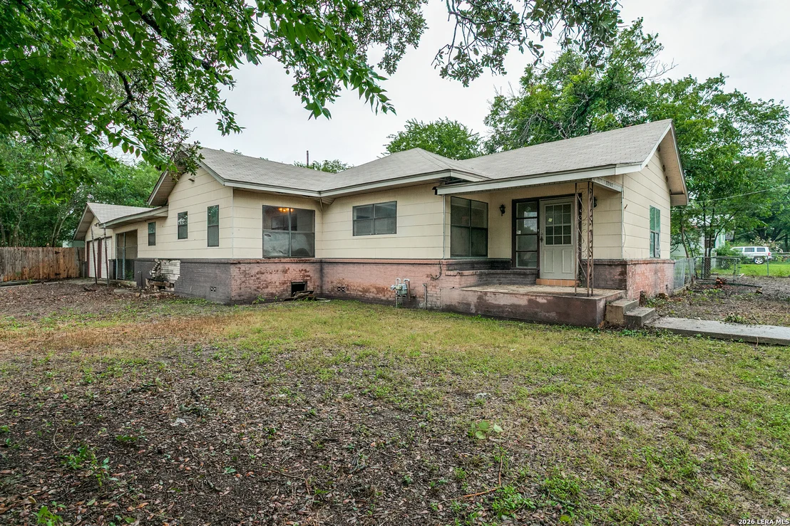 Photo of 12703 MIDDLE LN