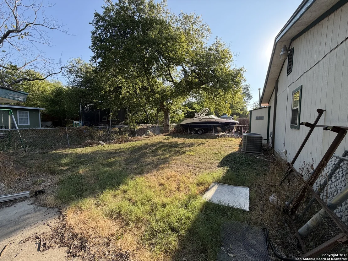 Photo of 127 Arnaz