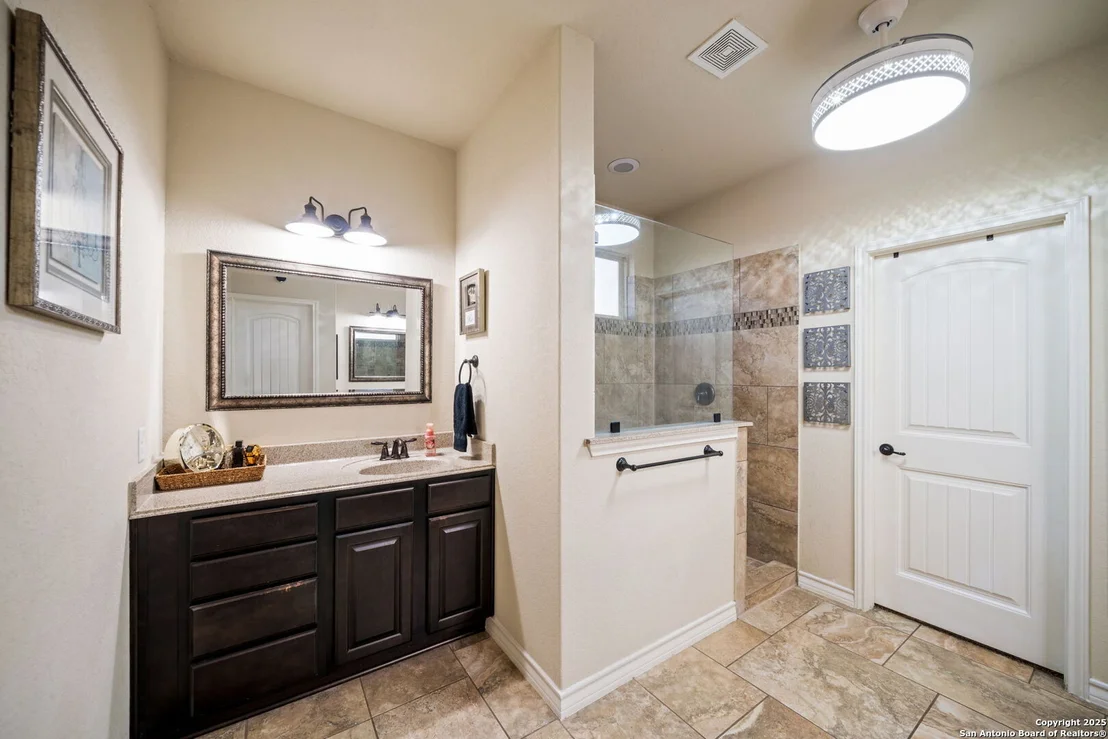 Photo of 505 Saddle Hill