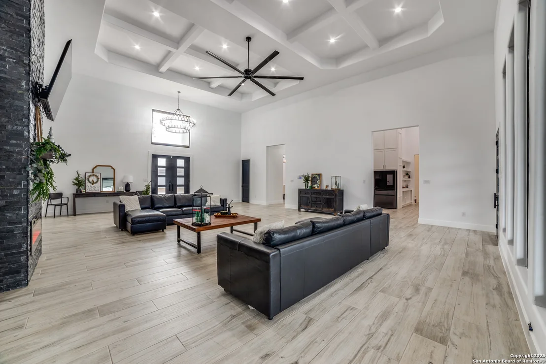Photo of 903 Gillette Blvd