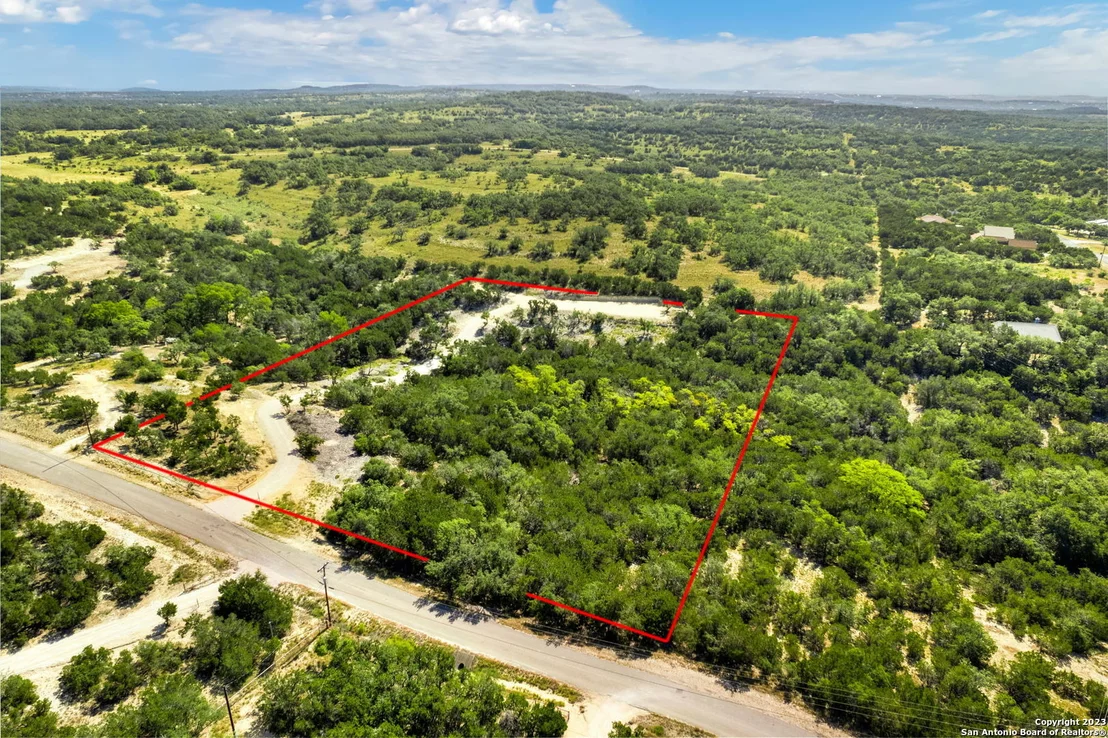 Photo of 472 Stallion Estates Dr