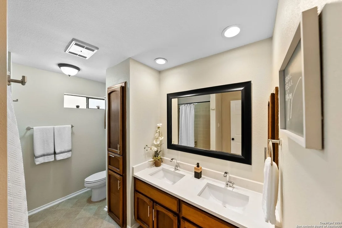 Photo of 15251 Oak Spring