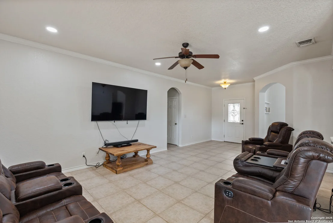 Photo of 325 Howard Dr