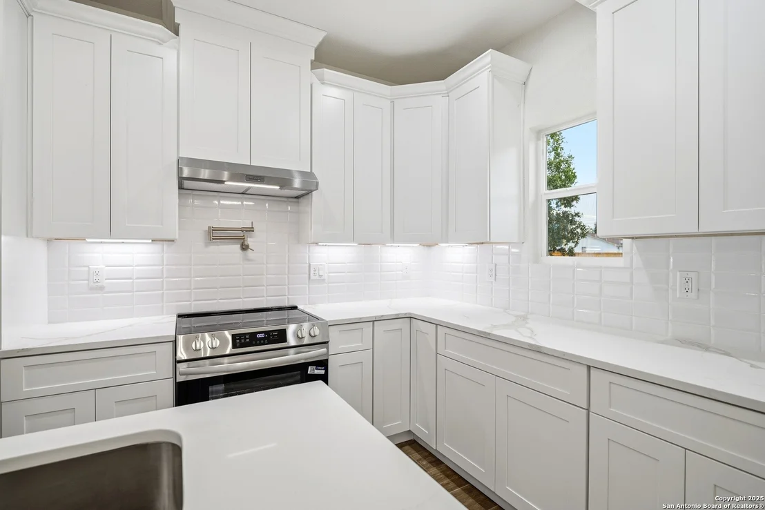 Photo of 15129 Norvell