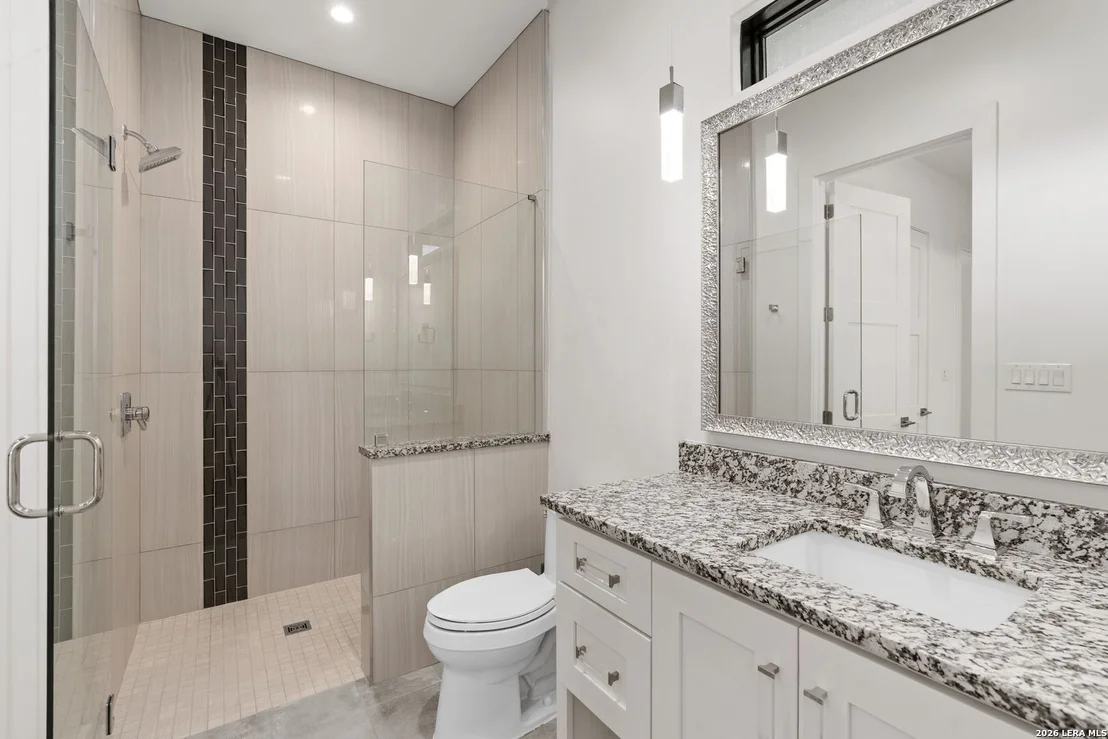 Photo of 121 Greystone Pt