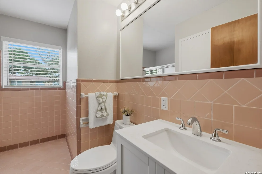 Photo of 1022 Olney Dr