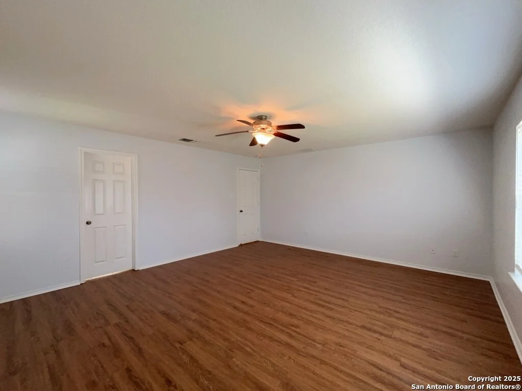 Photo of 4418 Semora Oak