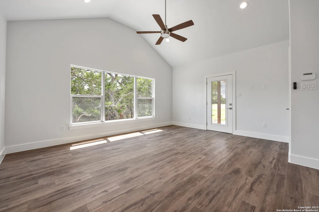 Photo of 103 N JOHN BIRD