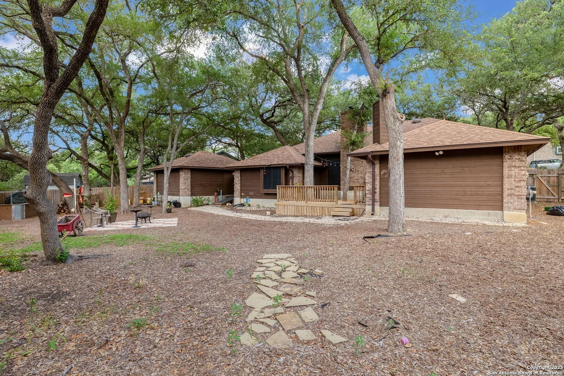 Photo of 9231 Saint Ives