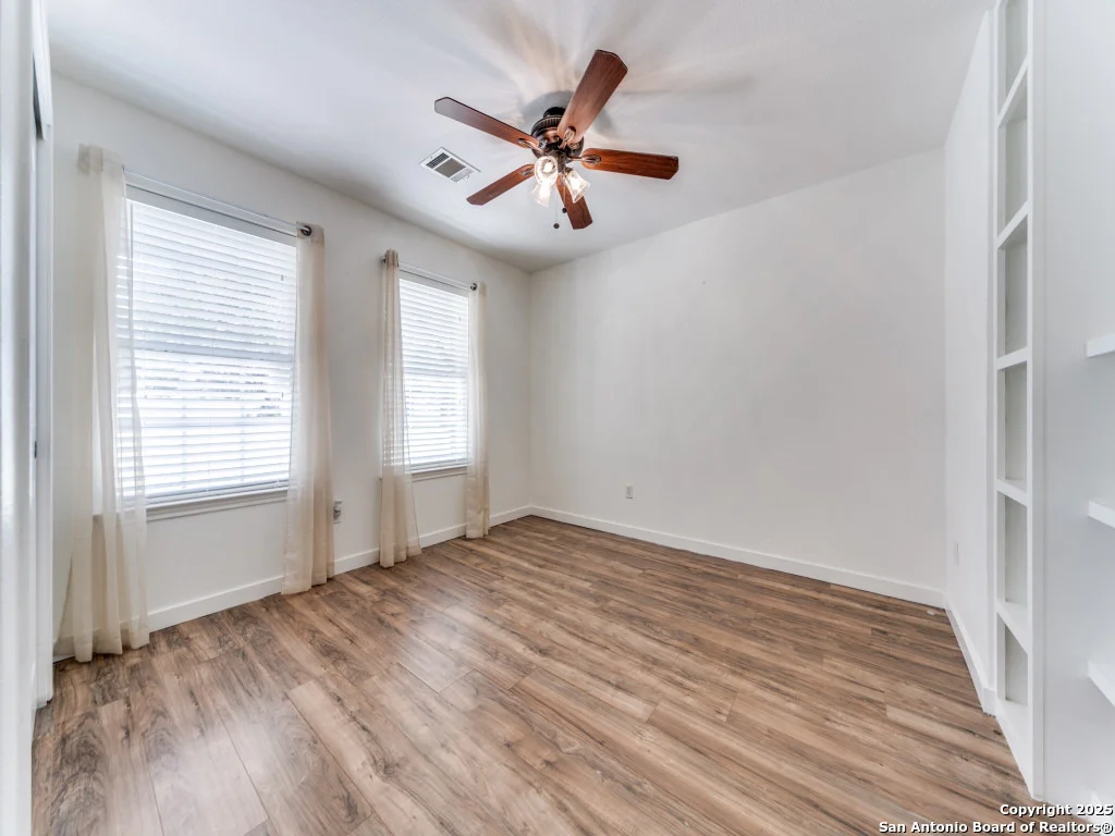 Photo of 651 RIVER VIEW DR