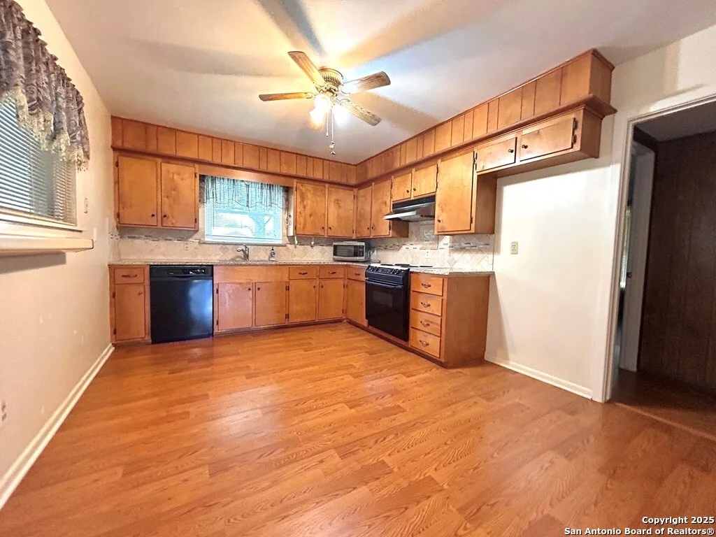 Photo of 1412 Oriole Lane