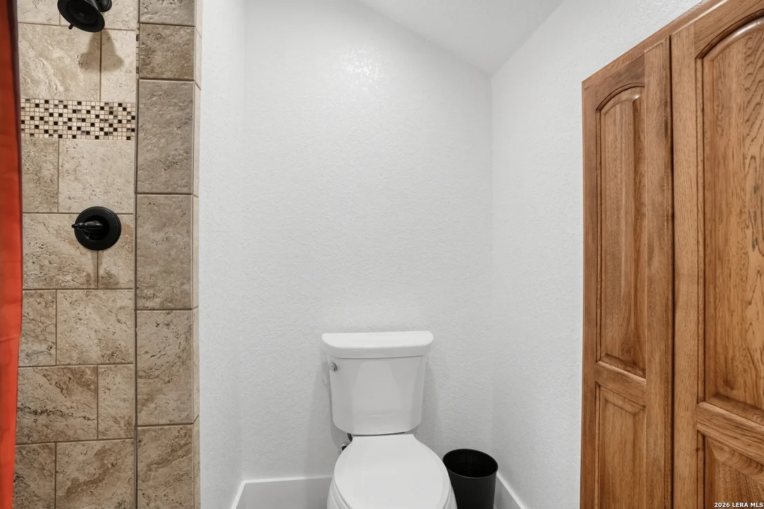Photo of 105 OAK VIEW DR