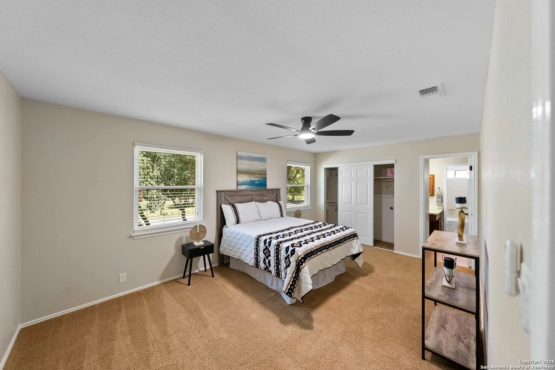 Photo of 15251 Oak Spring