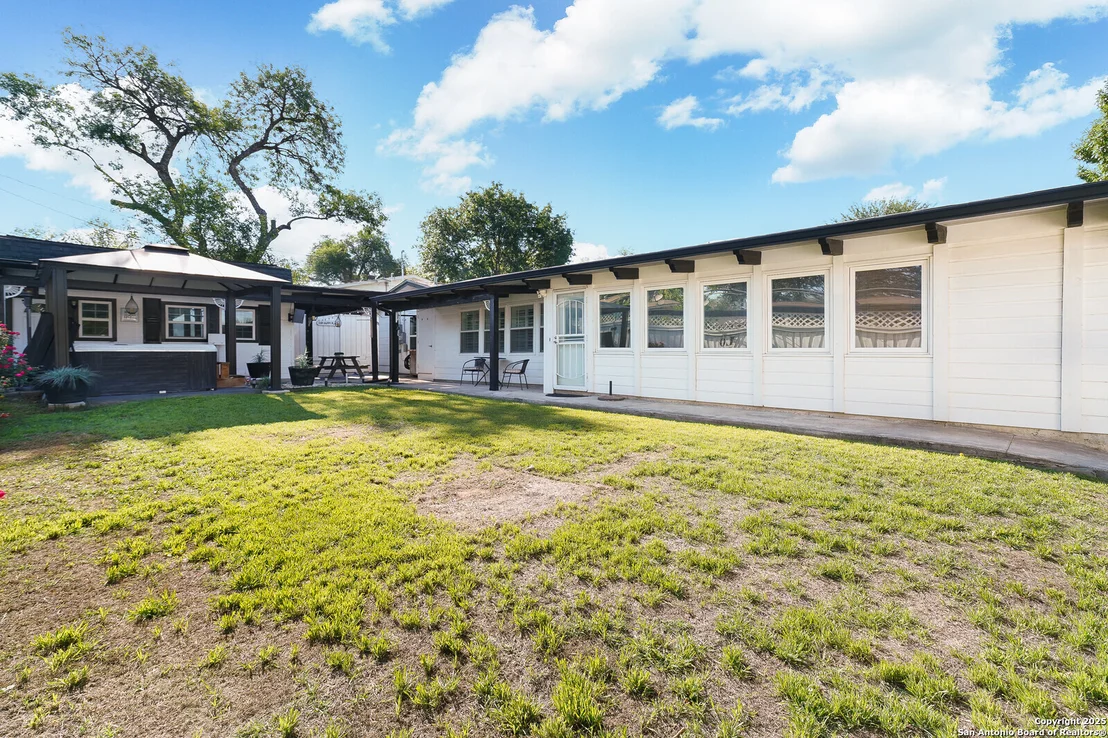 Photo of 311 Redcliff