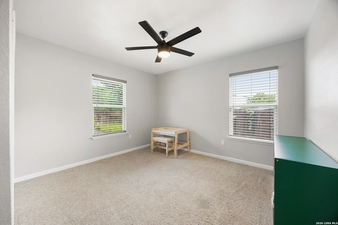 Photo of 359 REXFORD DR