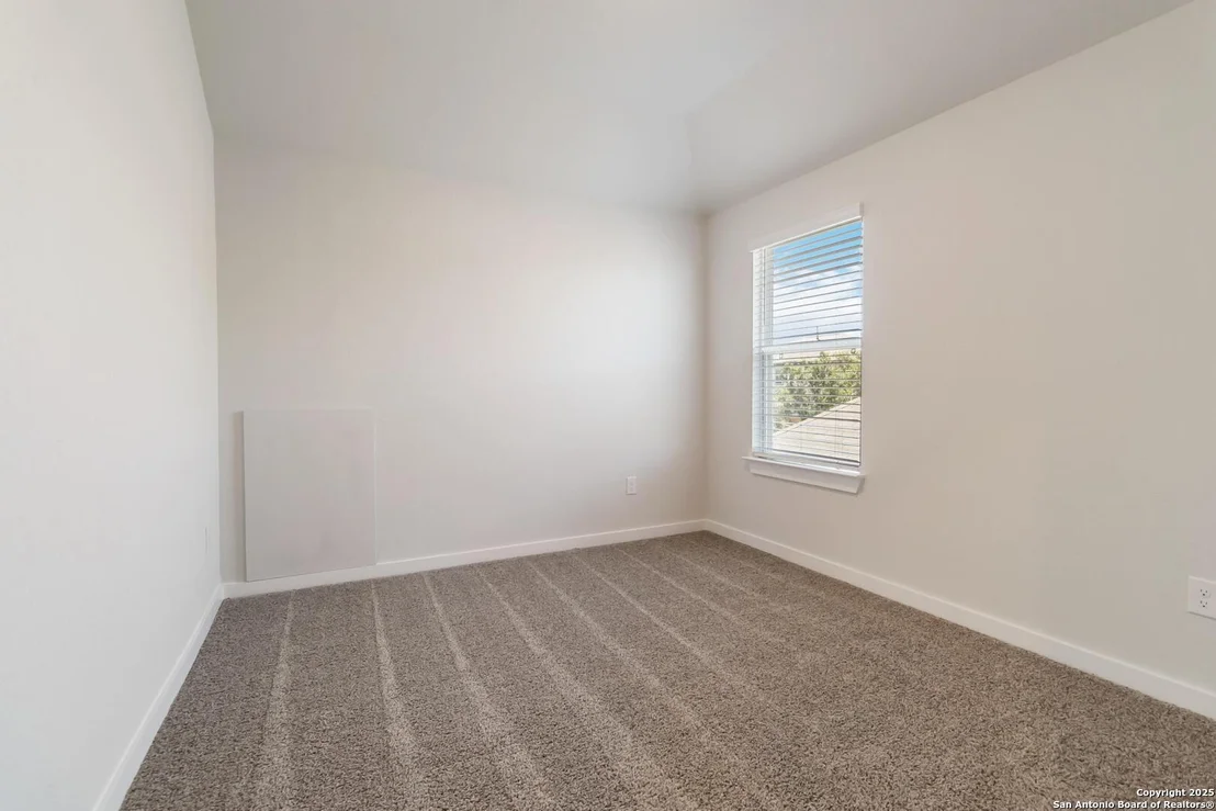 Photo of 15018 Homing Meadow