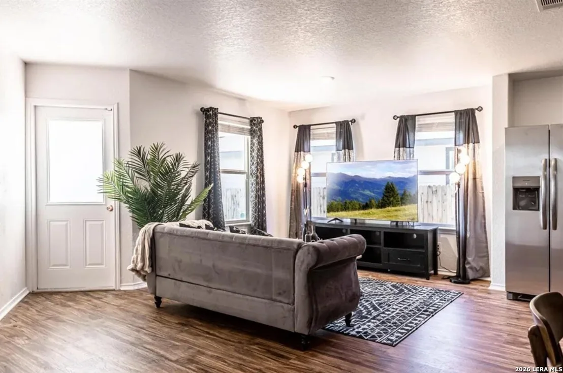 Photo of 3240 Mission Riv