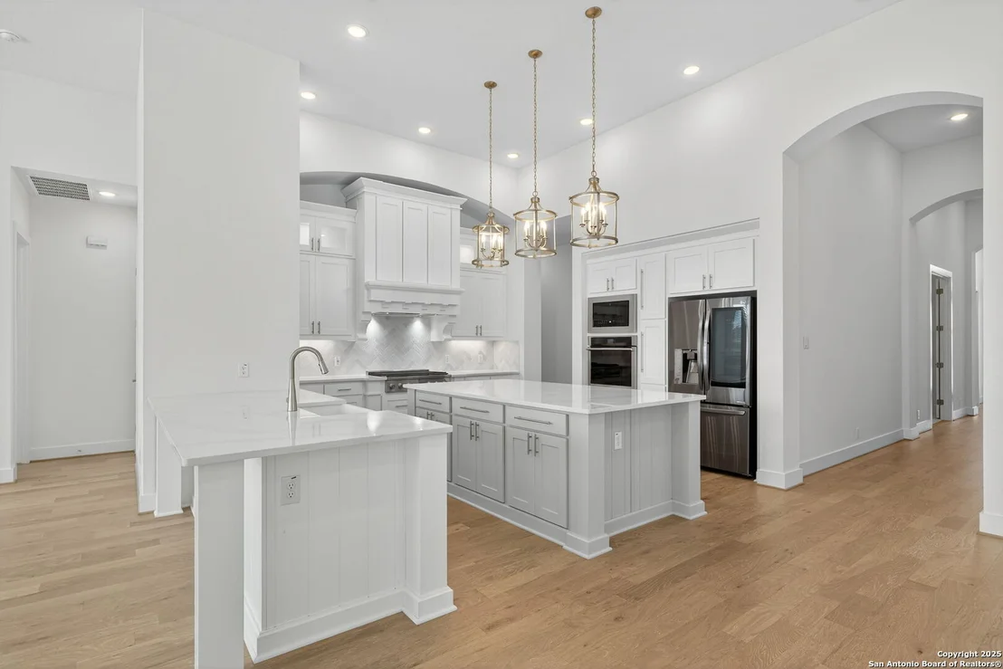 Photo of 8608 Shady Gate