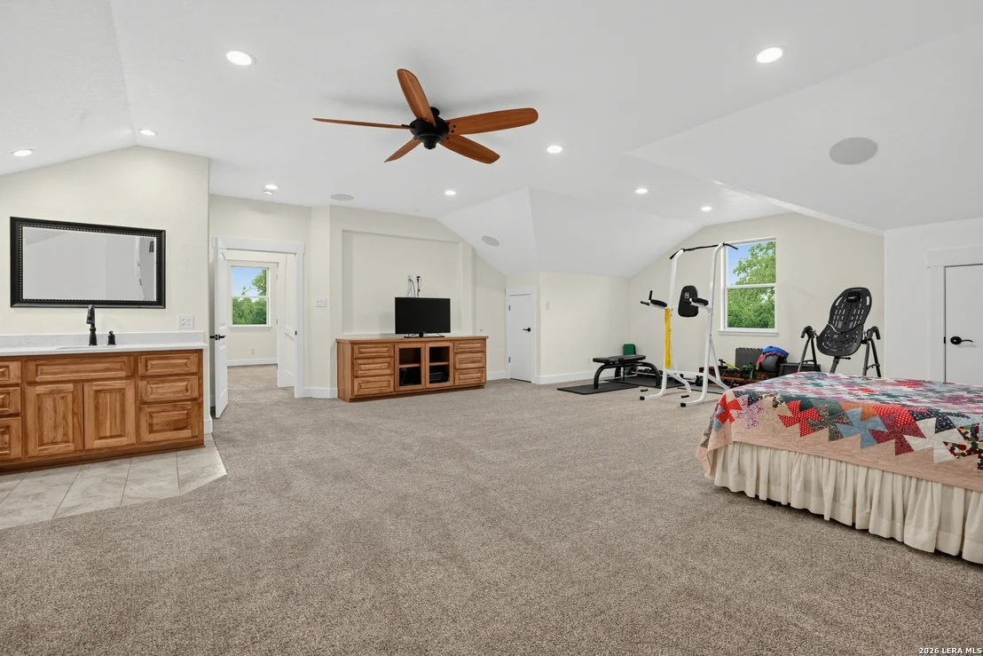 Photo of 105 OAK VIEW DR