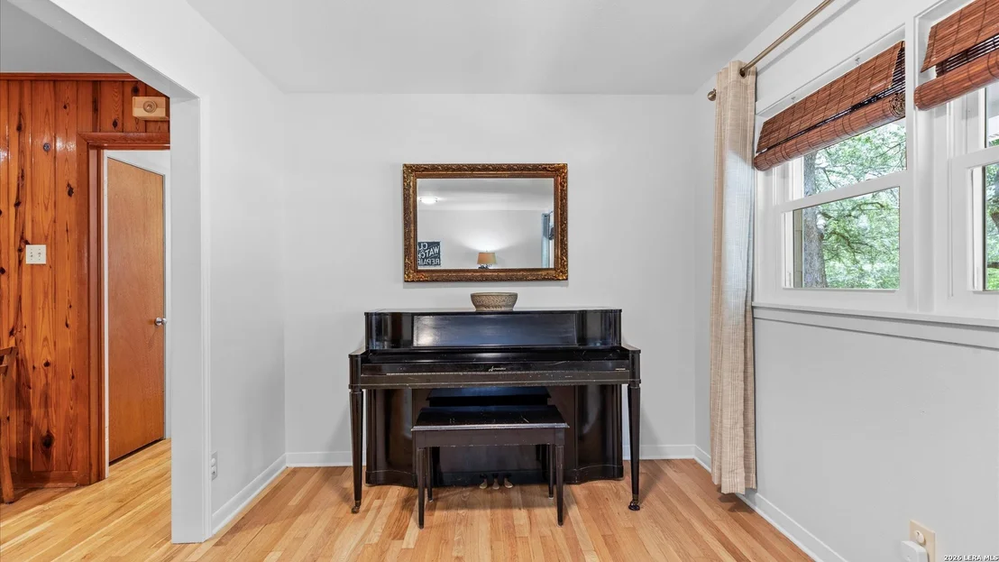 Photo of 546 PARKVIEW BLVD