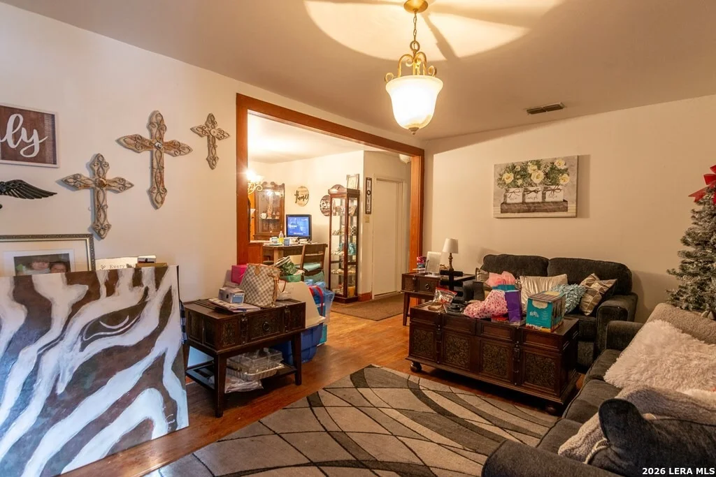 Photo of 546 Blanco