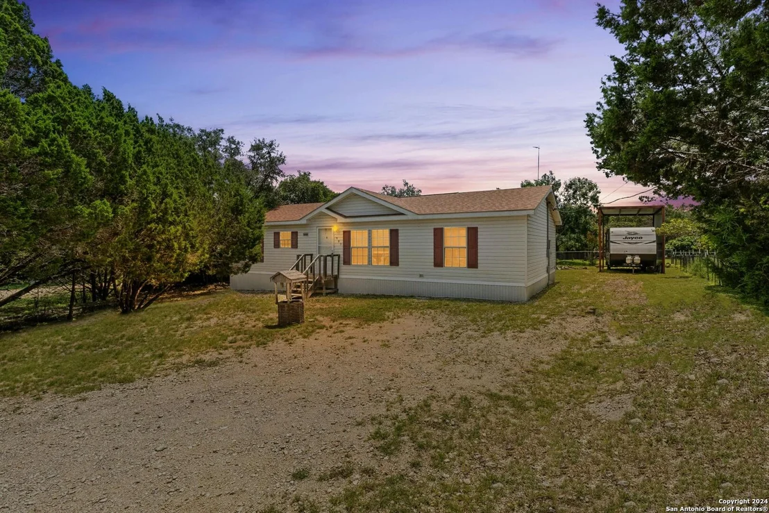 Photo of 905 High Mesa