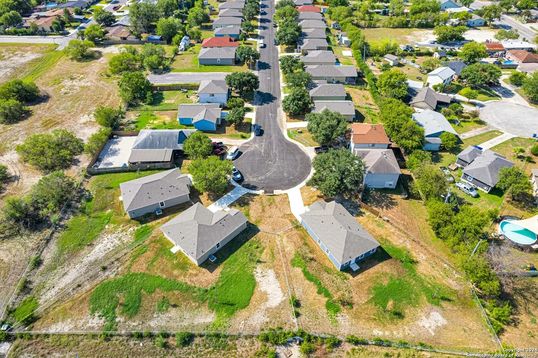 Photo of 506 PRECIOUS DR