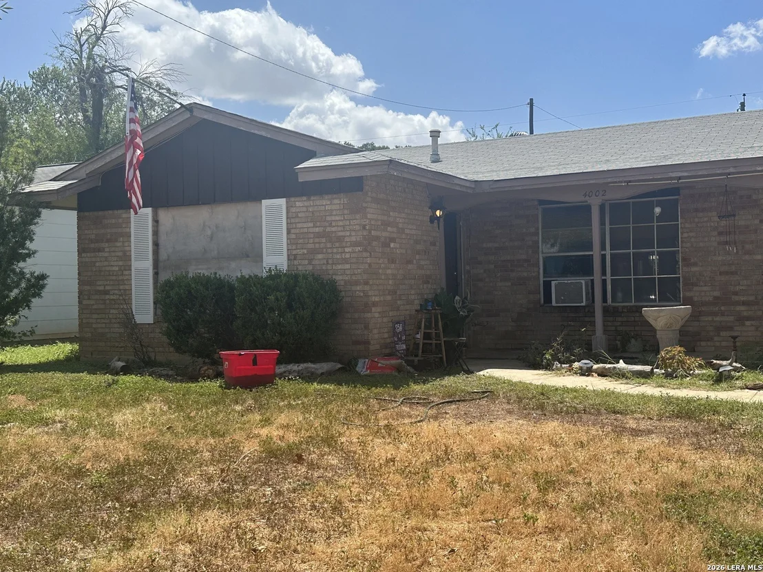 Photo of 4002 TROPICAL DR