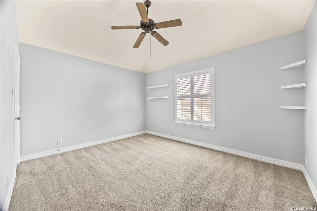 Photo of 430 White Cyn