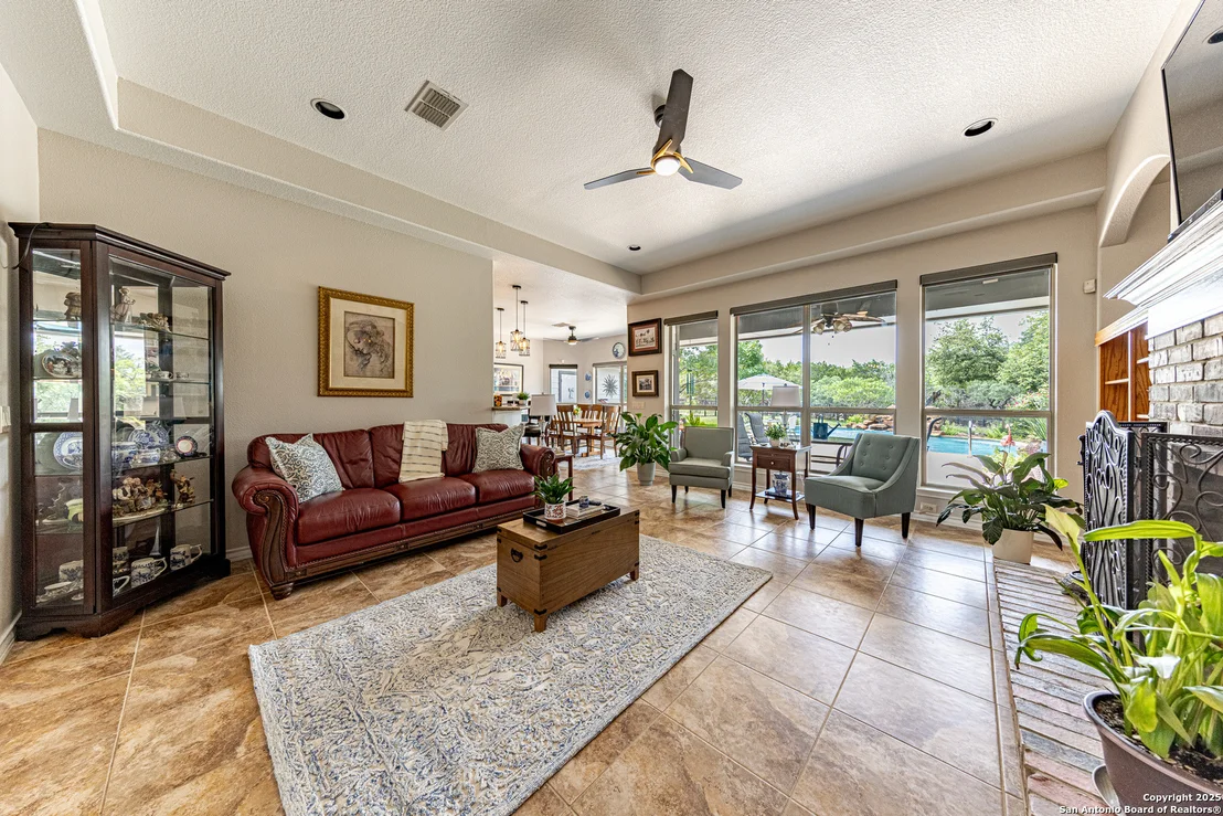 Photo of 2390 FRONTIER
