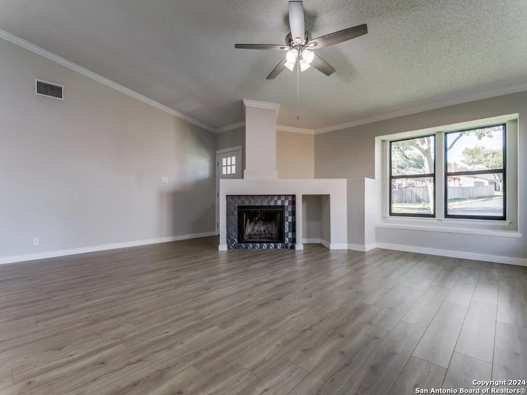 Photo of 9742 SPRUCE RIDGE DR