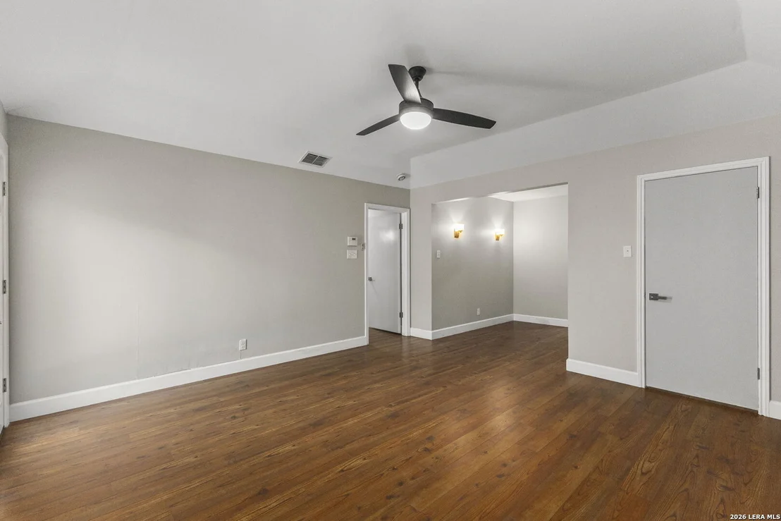 Photo of 1516 Caper