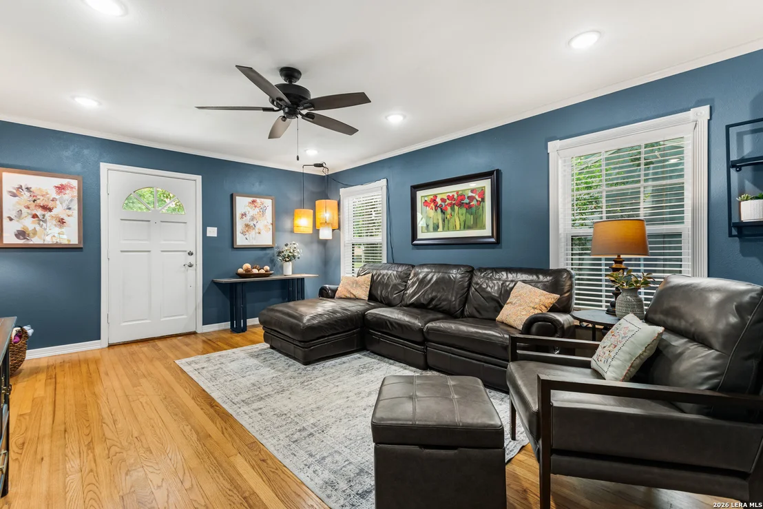 Photo of 318 BREES BLVD