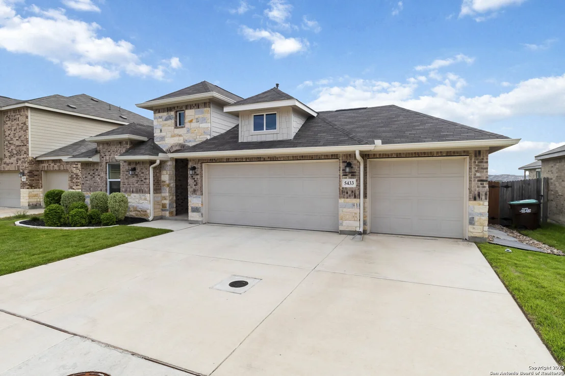 Photo of 5433 Flutter Ln