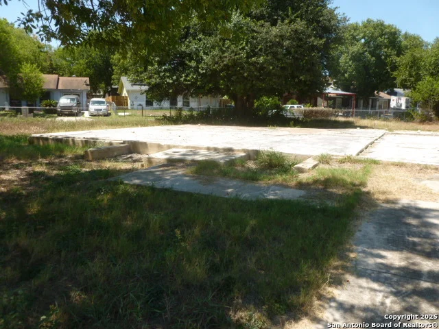 Photo of 855 S Brownleaf