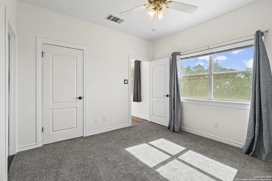 Photo of 27030 Vaughns View