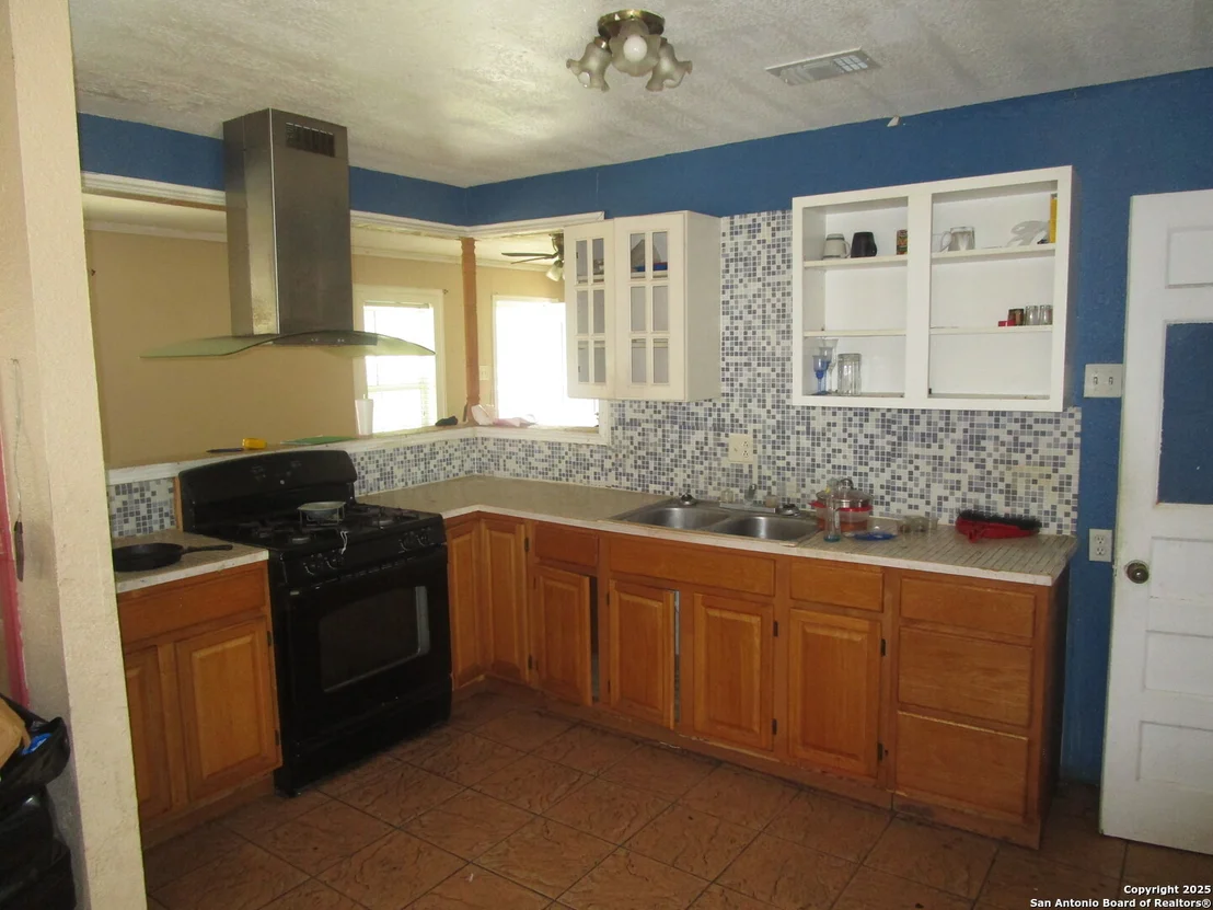 Photo of 910 La Manda