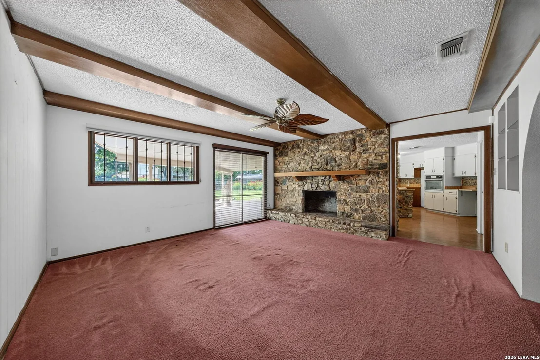Photo of 105 DORIS DR