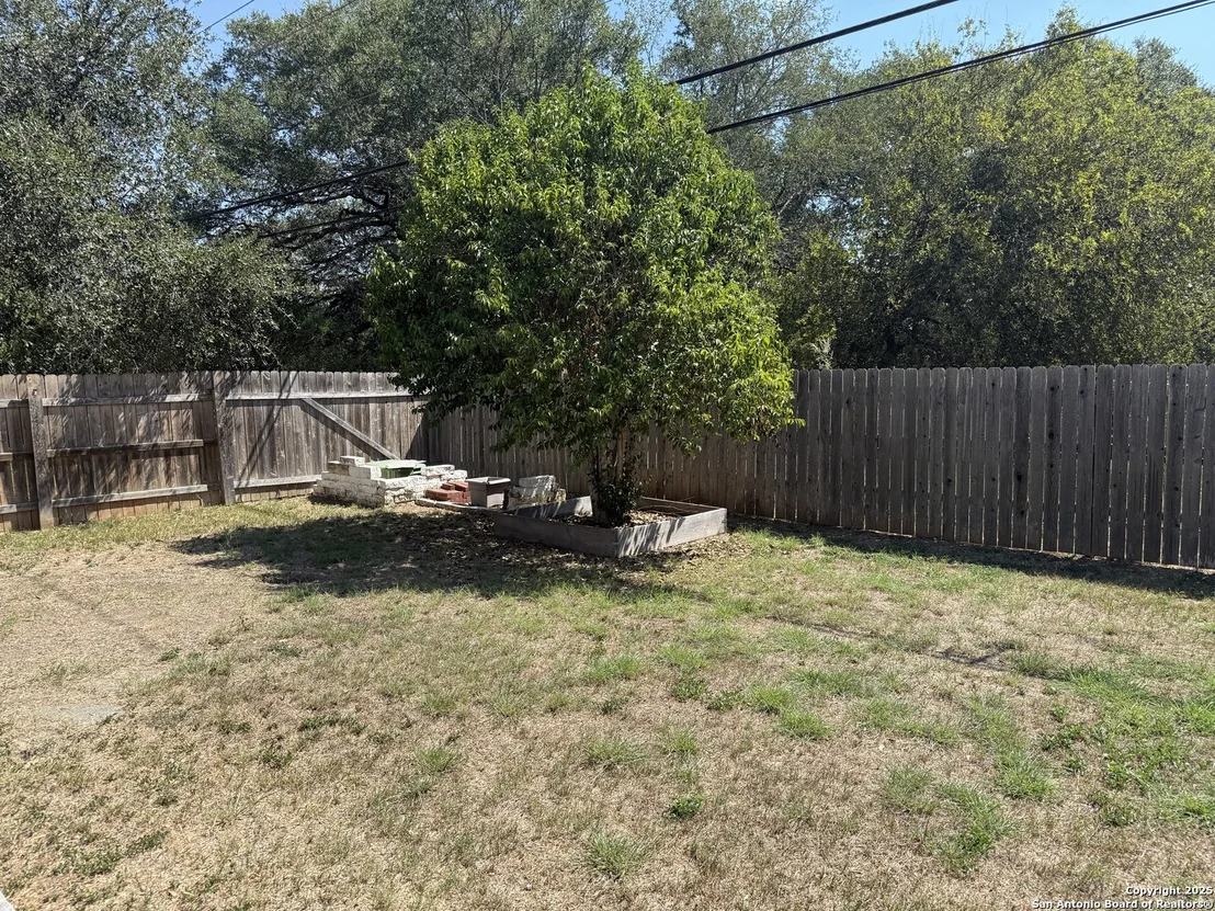 Photo of 2710 Montebello