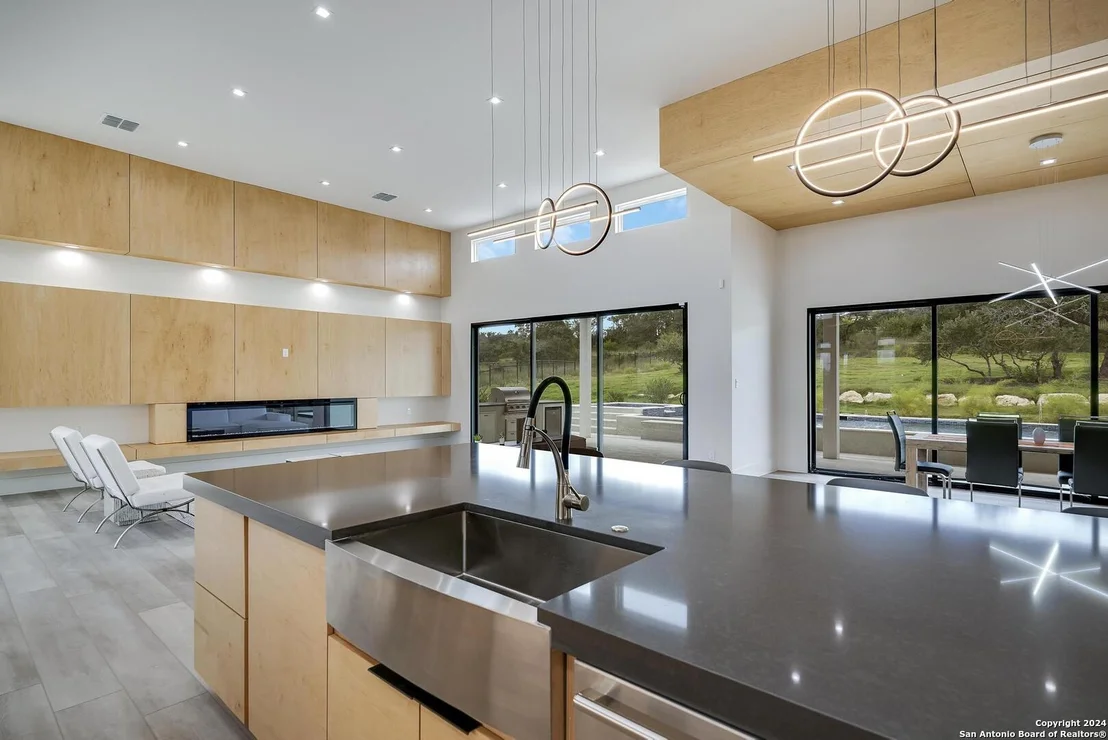 Photo of 25907 Morhiss Pt