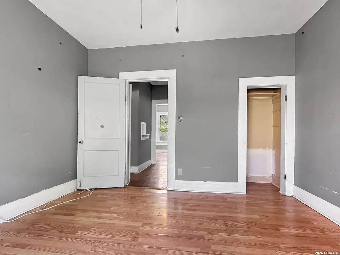 Photo of 423 Barrett Place