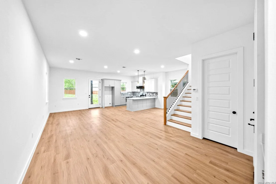 Photo of 110 San Antonio Blvd