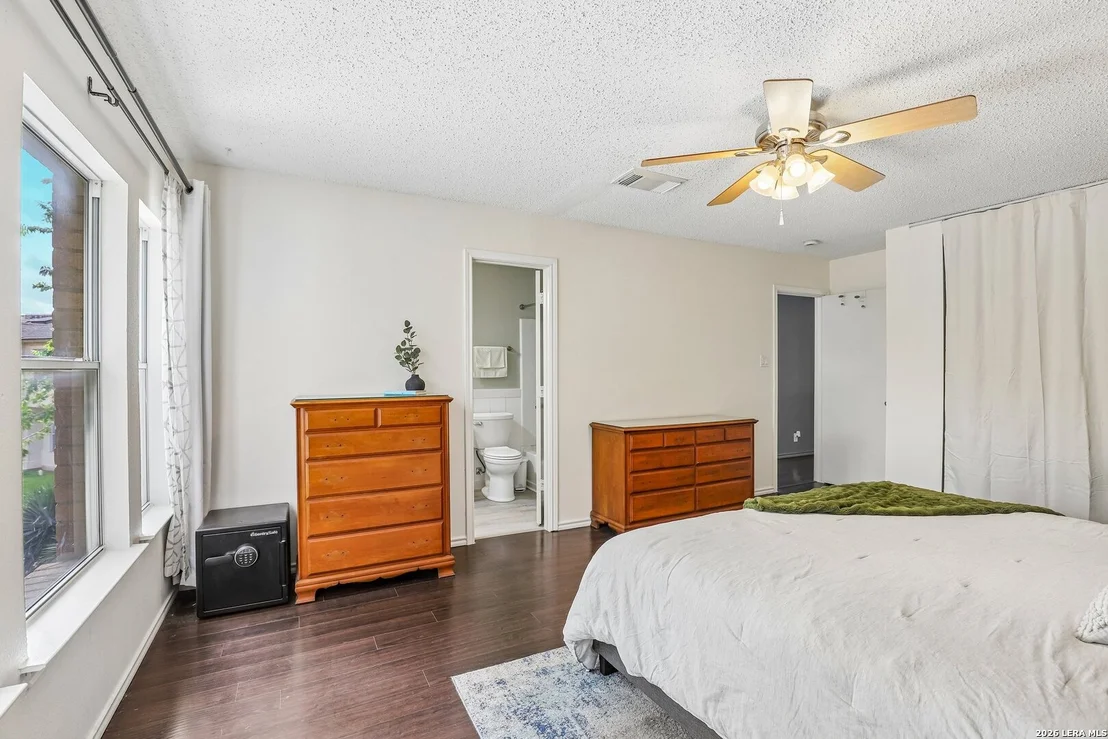 Photo of 8810 Bridgefield