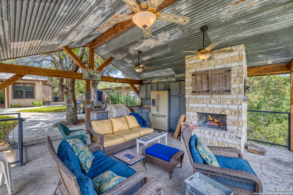 Photo of 1242 RIVER RD