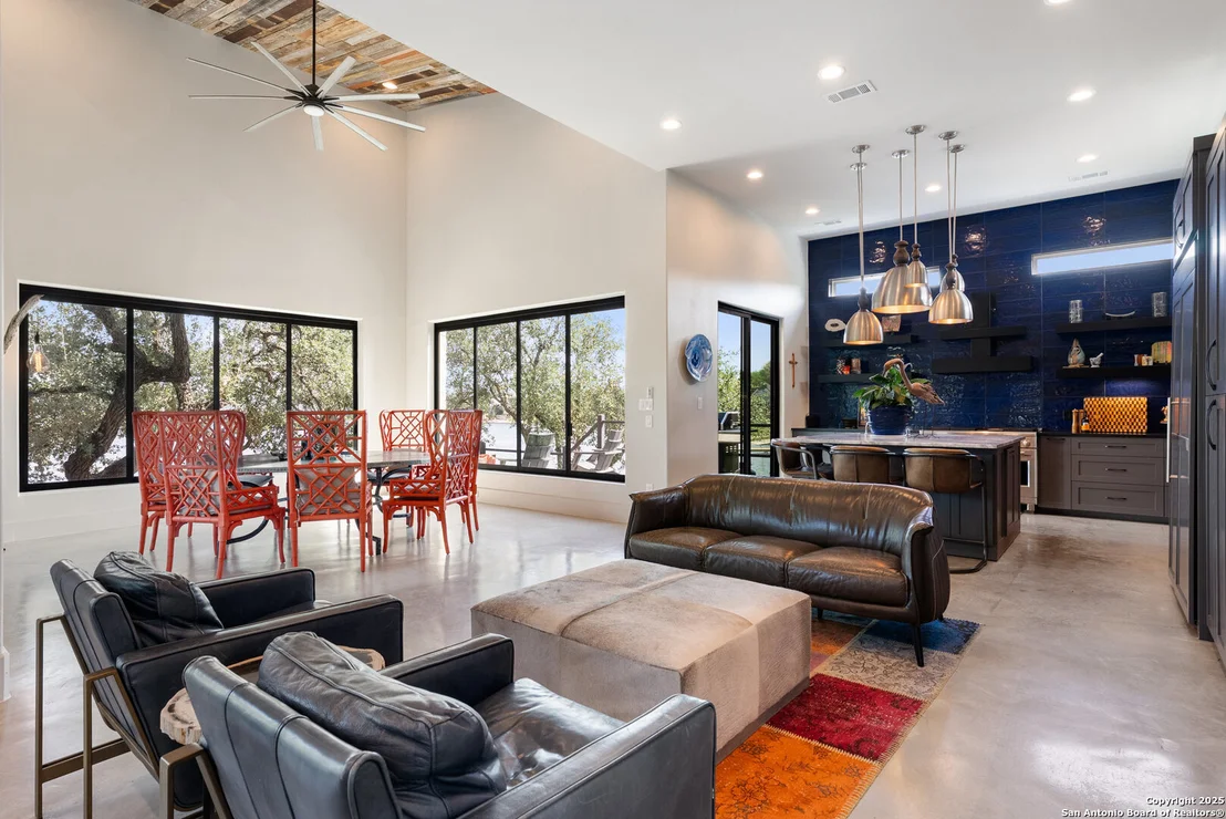 Photo of 106 laguna
