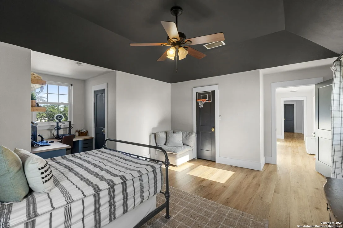 Photo of 8065 Rock Oak