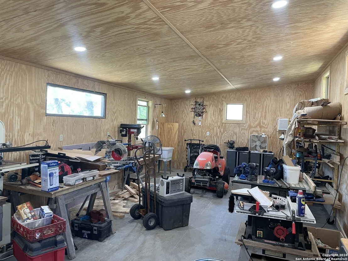 Photo of 372 COUNTY ROAD 2471